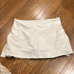 Lululemon White Athletic Skort, size 8